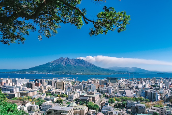 鹿児島市内と桜島